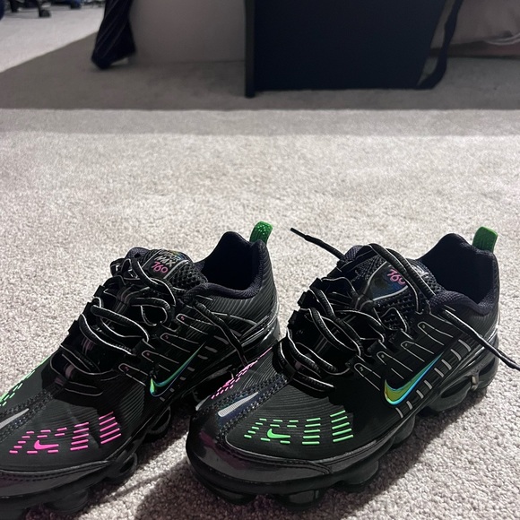 SIZE 7 MEN VAPORMAX 360 - Picture 3 of 6